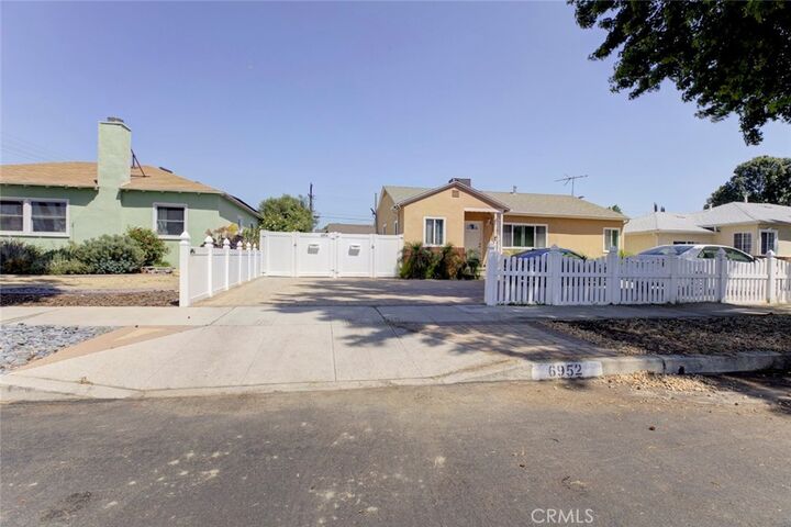 Property Photo:  6954 Jellico  CA 91406 
