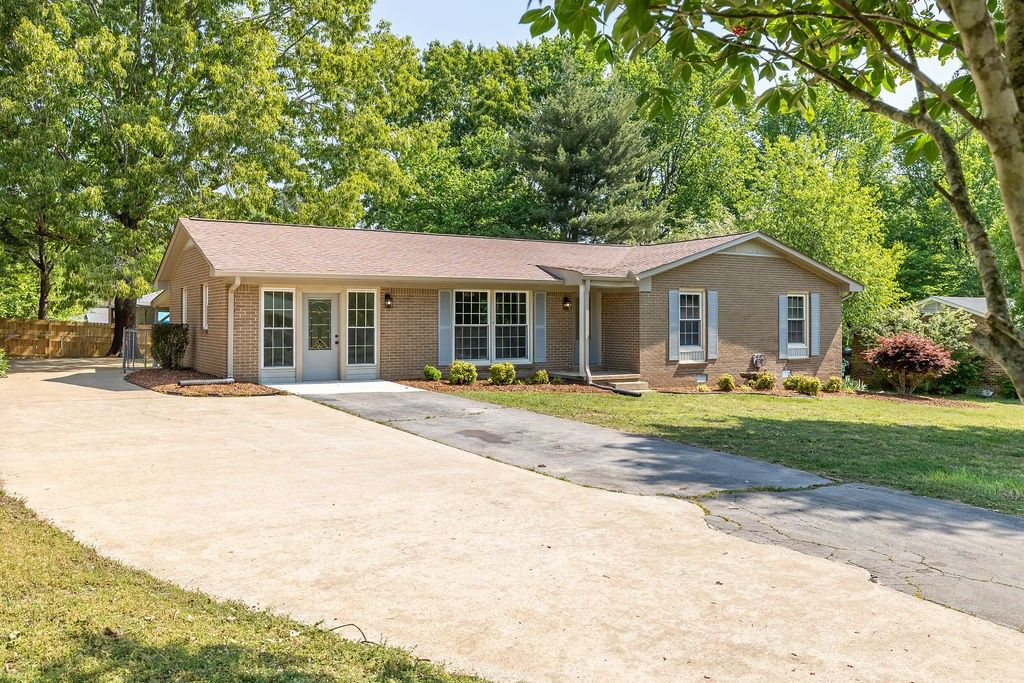 Property Photo:  1606 Whippoorwill Dr  TN 38464 