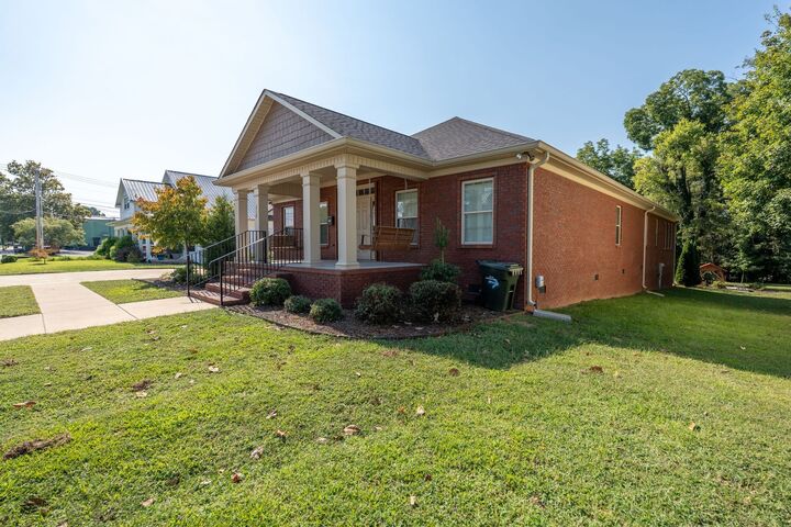 Property Photo:  219 Waterloo St  TN 38464 