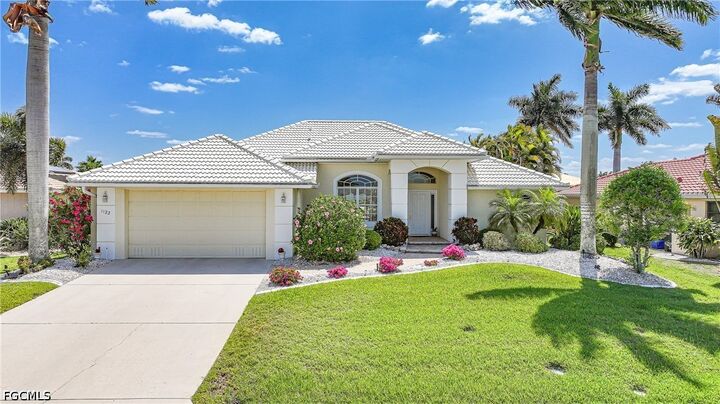 Property Photo:  1122 Mineo Drive  FL 33950 