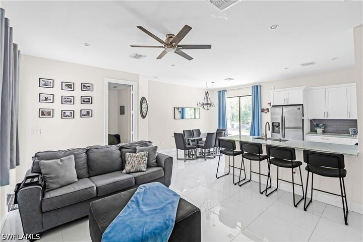 Property Photo: 2531 70th Avenue NE FL 34120