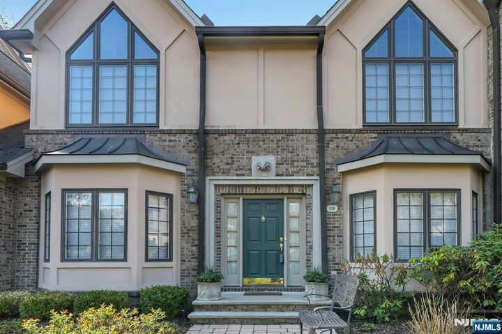 Property Photo:  278 Hampshire Ridge 278  NJ 07656 