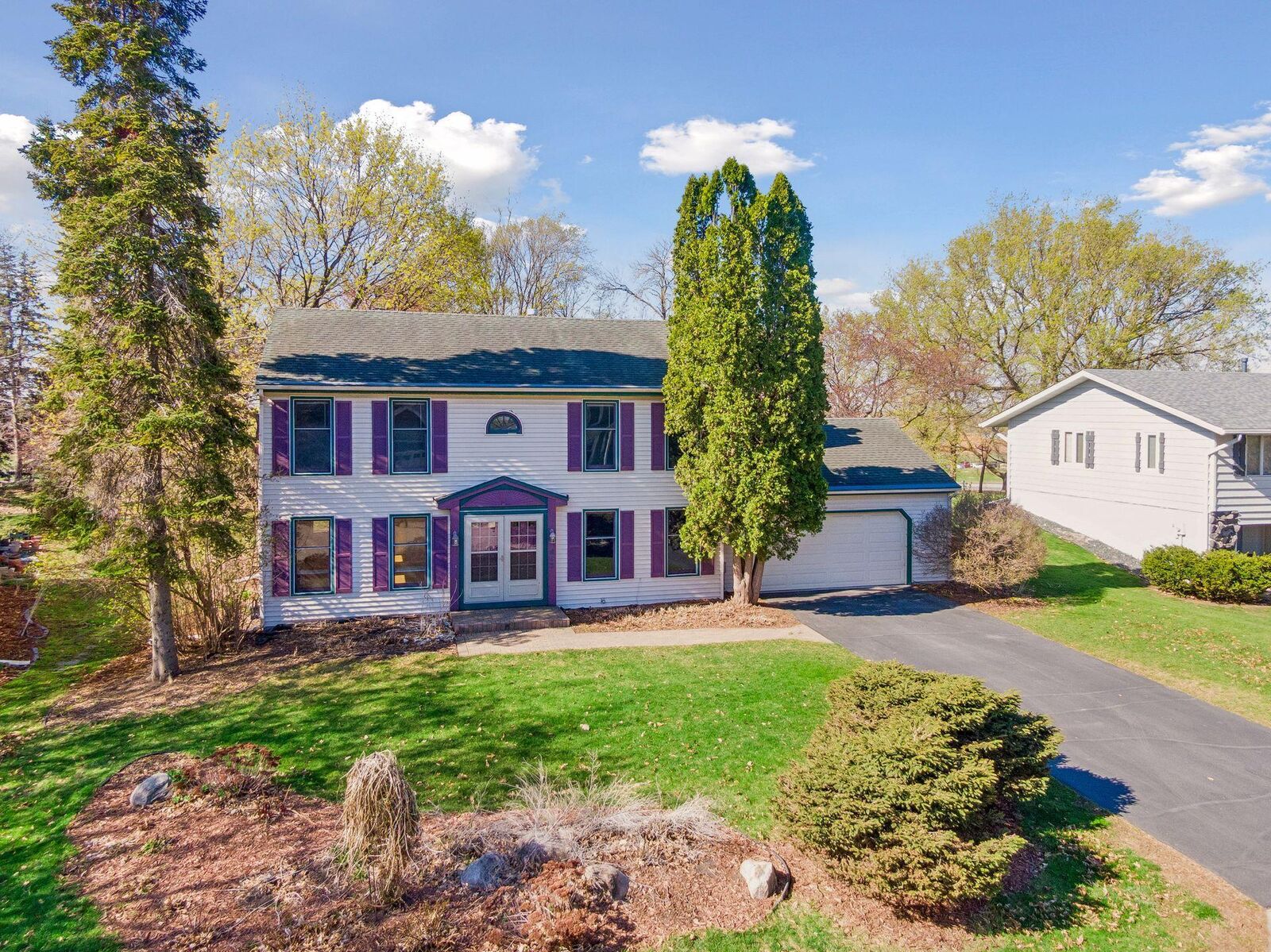 Property Photo:  812 Oriole Lane  MN 55318 