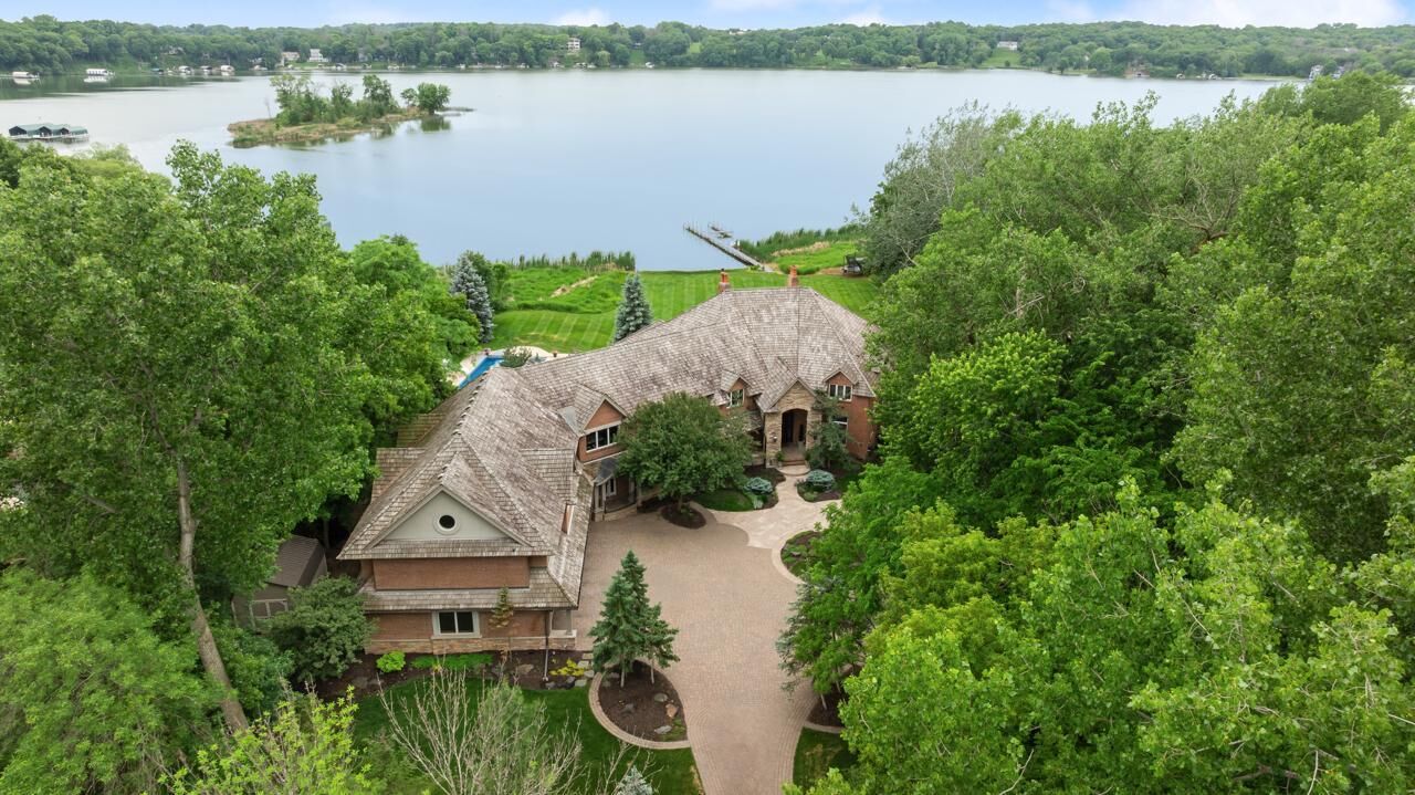 Property Photo: 425 Oxford Road MN 55356