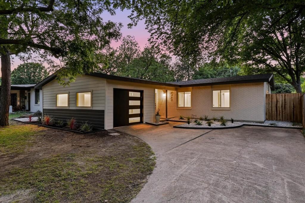 Property Photo:  6717 Pimlico Drive  TX 75214 