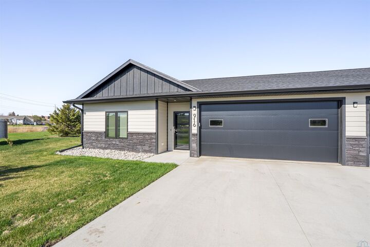 Property Photo:  916 Park Lane  IA 51031 