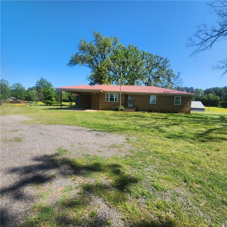 Property Photo:  933 Walnut Road  AR 72843 