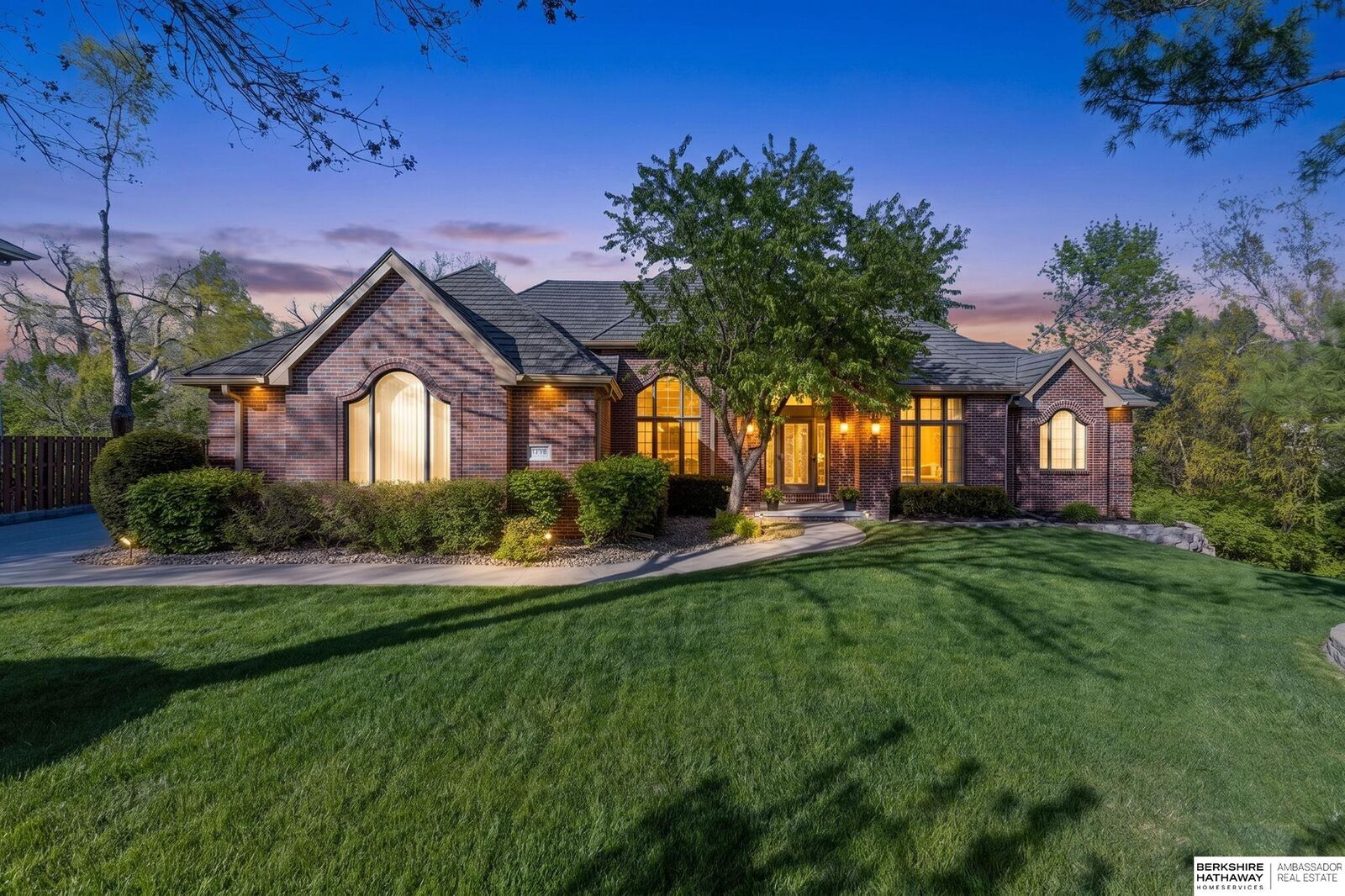 Property Photo:  17108 R Circle  NE 68135 