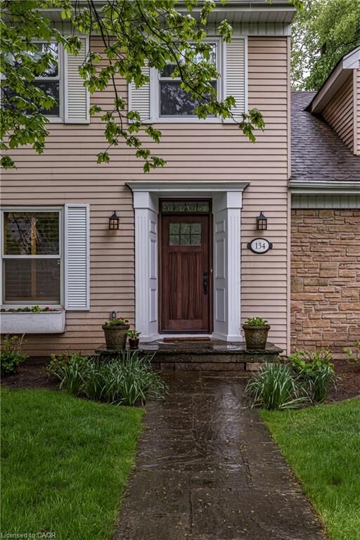 Property Photo:  134 Broad Leaf Crescent  ON L9G 3M5 