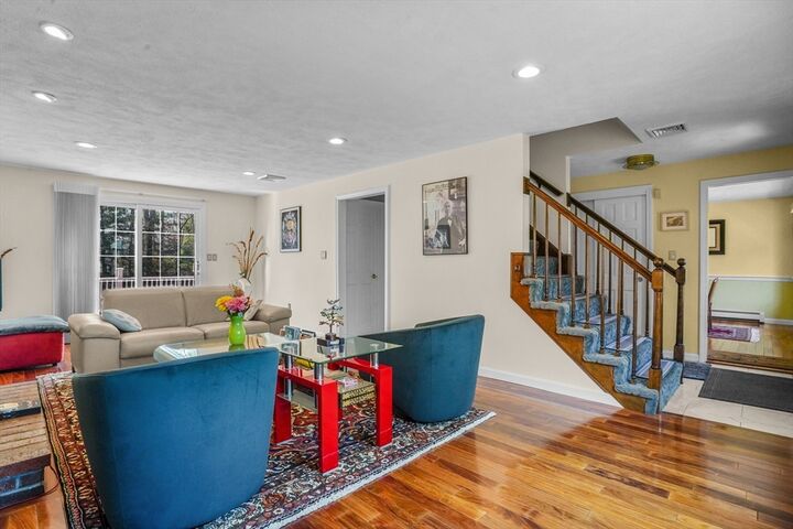 Property Photo:  10 Blackhorse Lane  MA 01803 