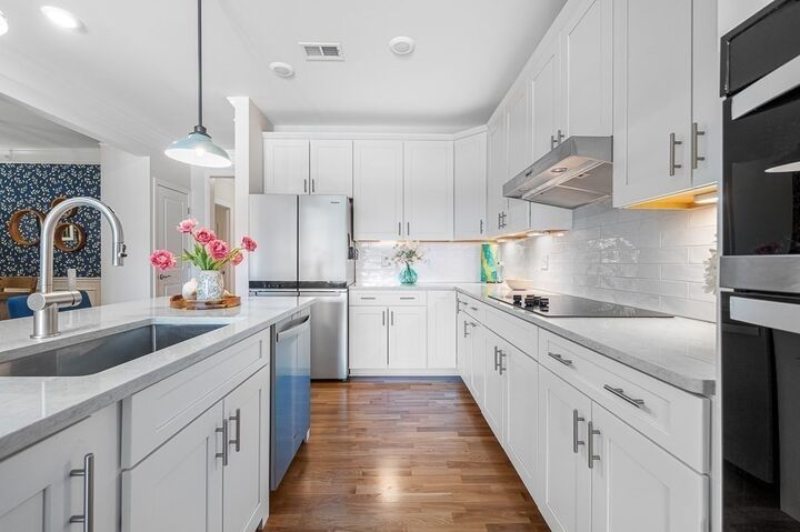 Property Photo:  6 Peters Farm Way 411  MA 01581 