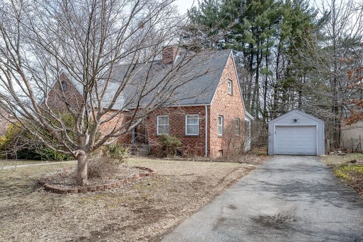 Property Photo:  16 Queen St  MA 01040 