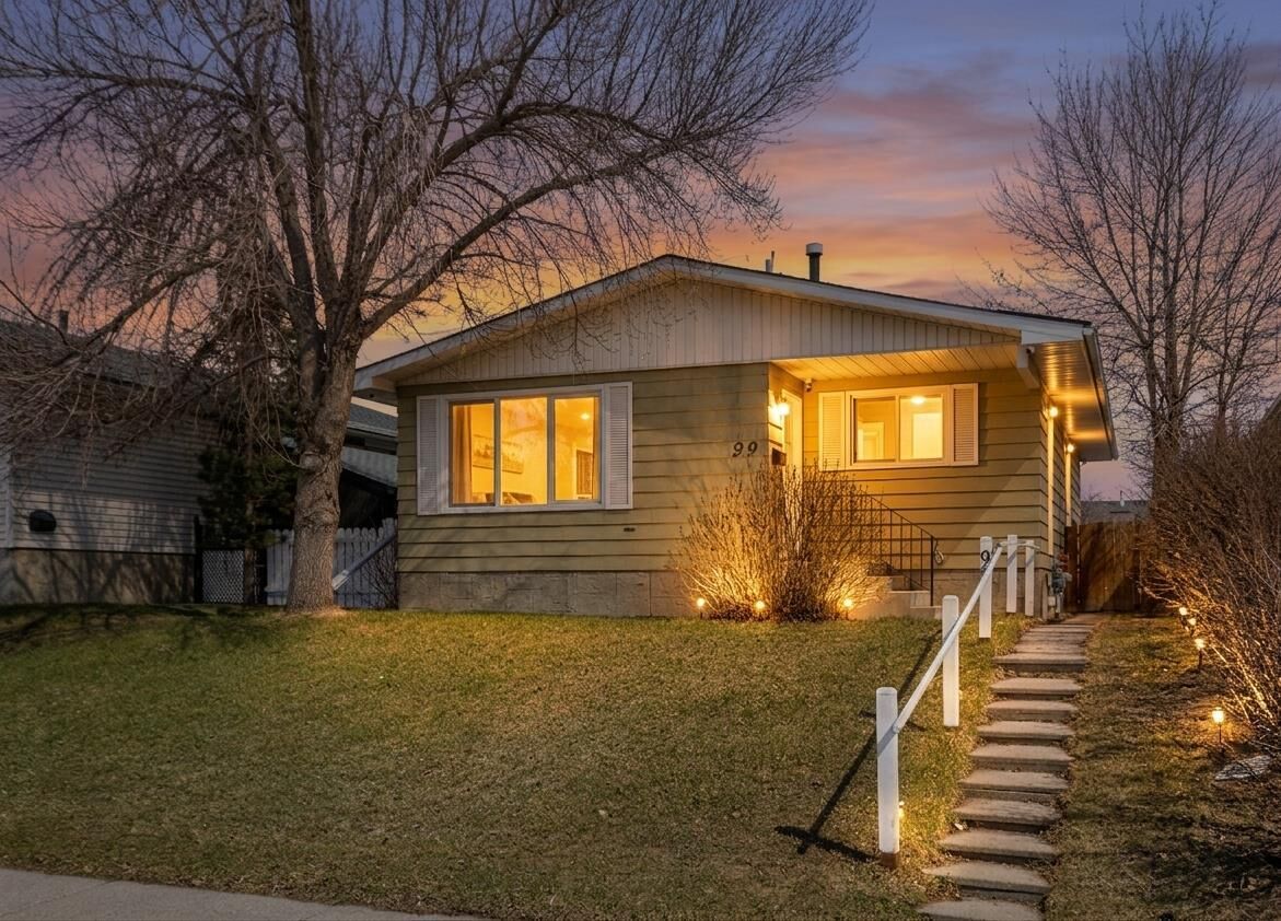 Property Photo:  99 Dovercliffe Way SE  AB T2B 1W6 