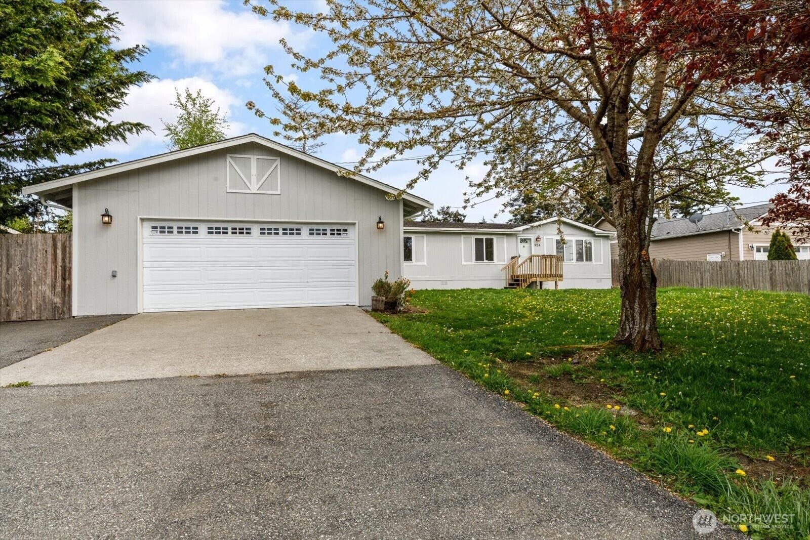 Property Photo:  954  Shawn Avenue  WA 98277 