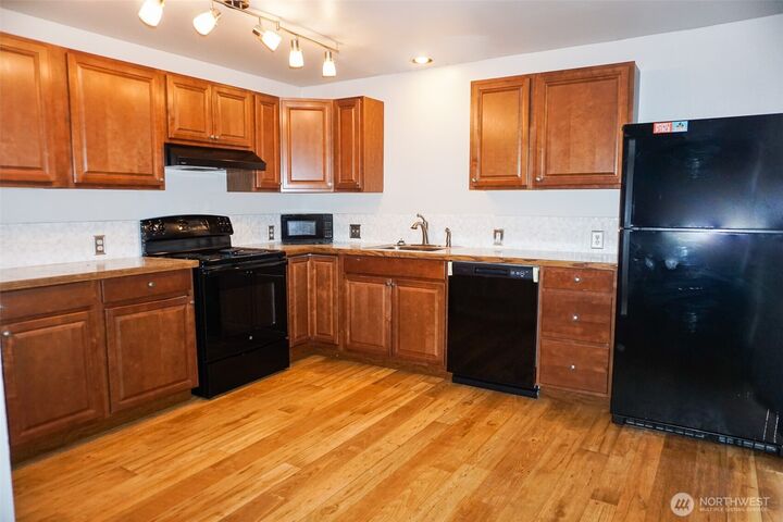Property Photo:  2001  11th Street  WA 98337 