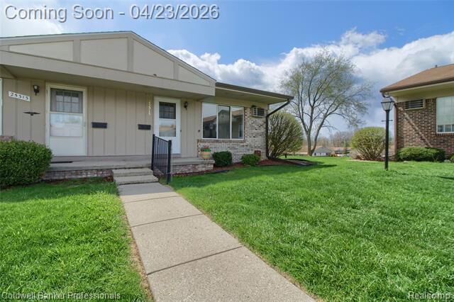 Property Photo:  25315 Franklin Terrace N 8  MI 48178 