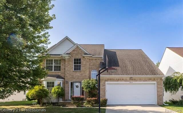 Property Photo:  2314 Cedar Knoll Drive  MI 48083 