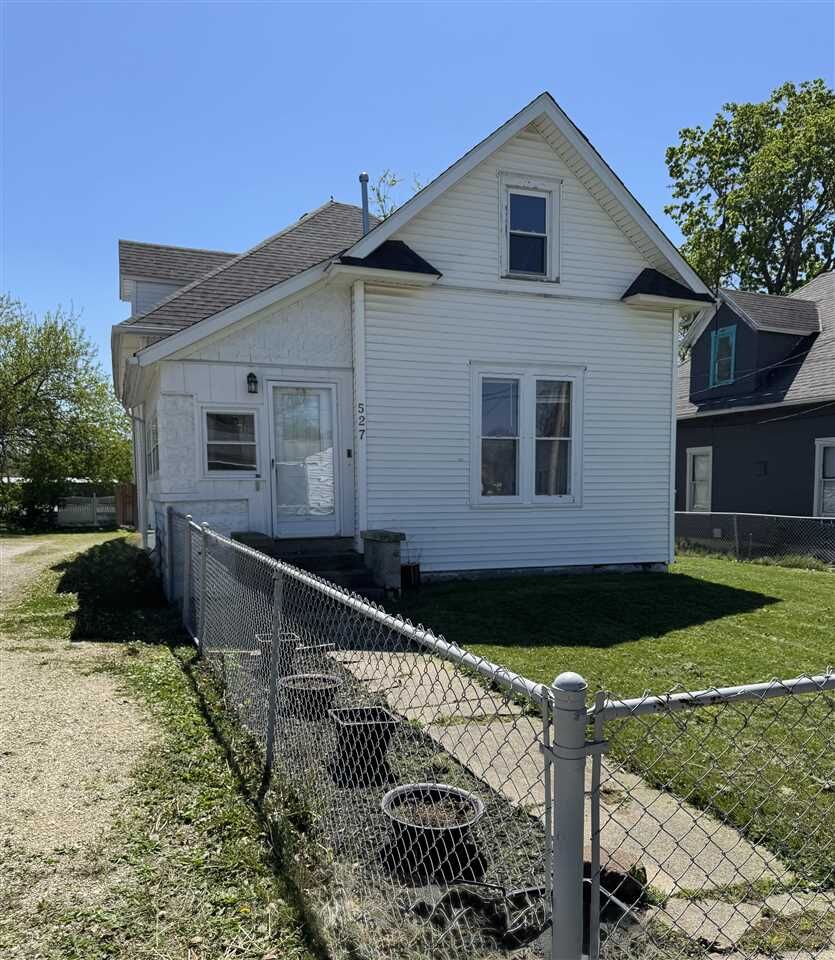 Property Photo:  527 NW L Street  IN 47374 