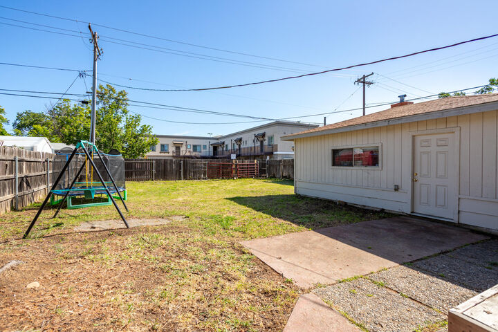 Property Photo:  1012 State Street  CA 96001 