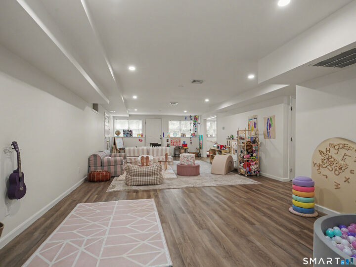 Property Photo:  48 North Meadows Lane  CT 06903 