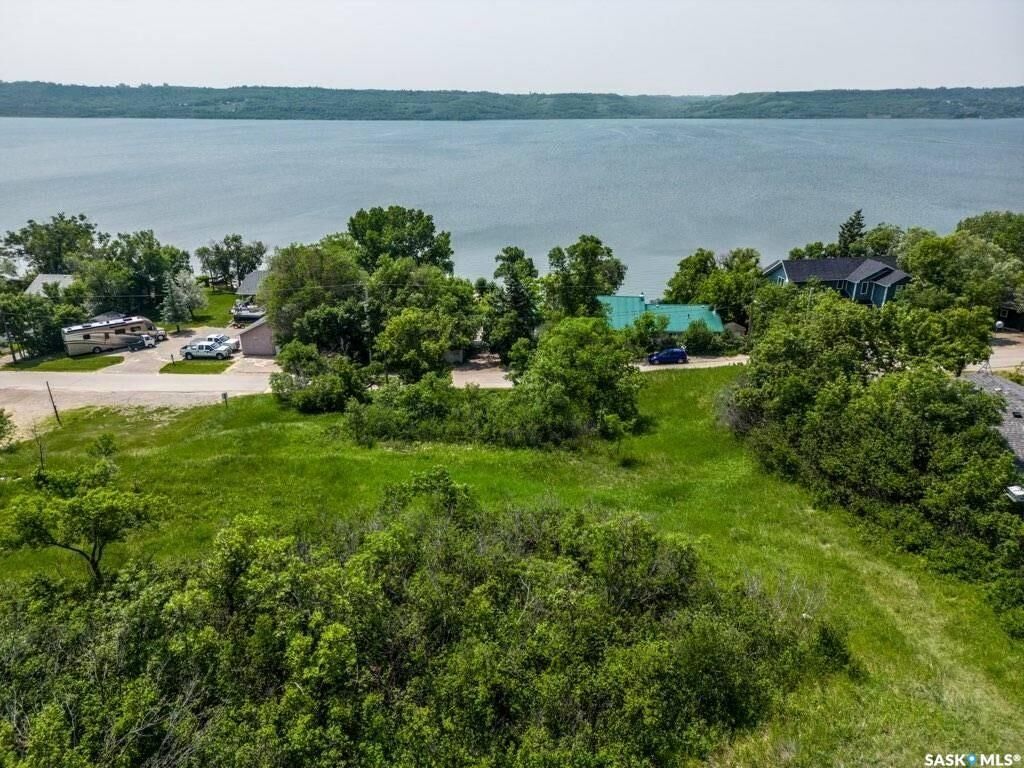 Property Photo:  38 Lakeshore Drive  SK S0G 4L0 