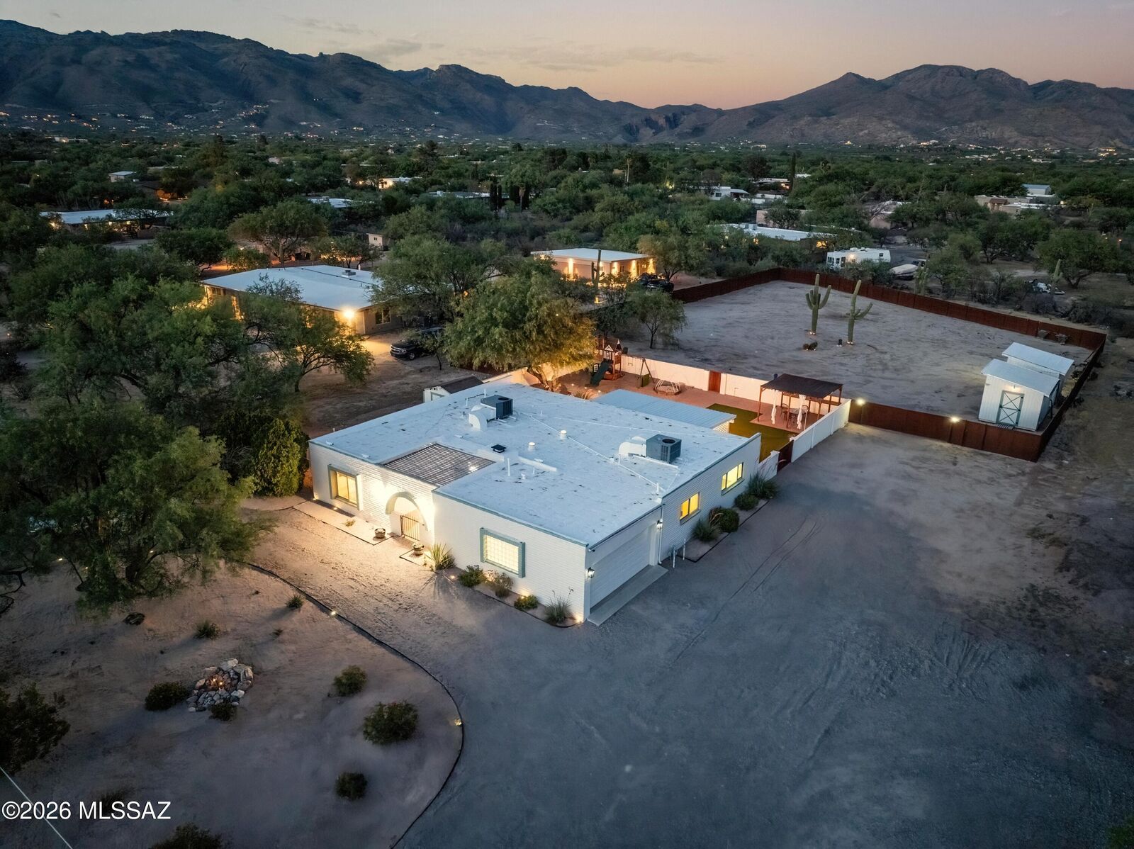 Property Photo:  3750 N Melpomene Way  AZ 85749 