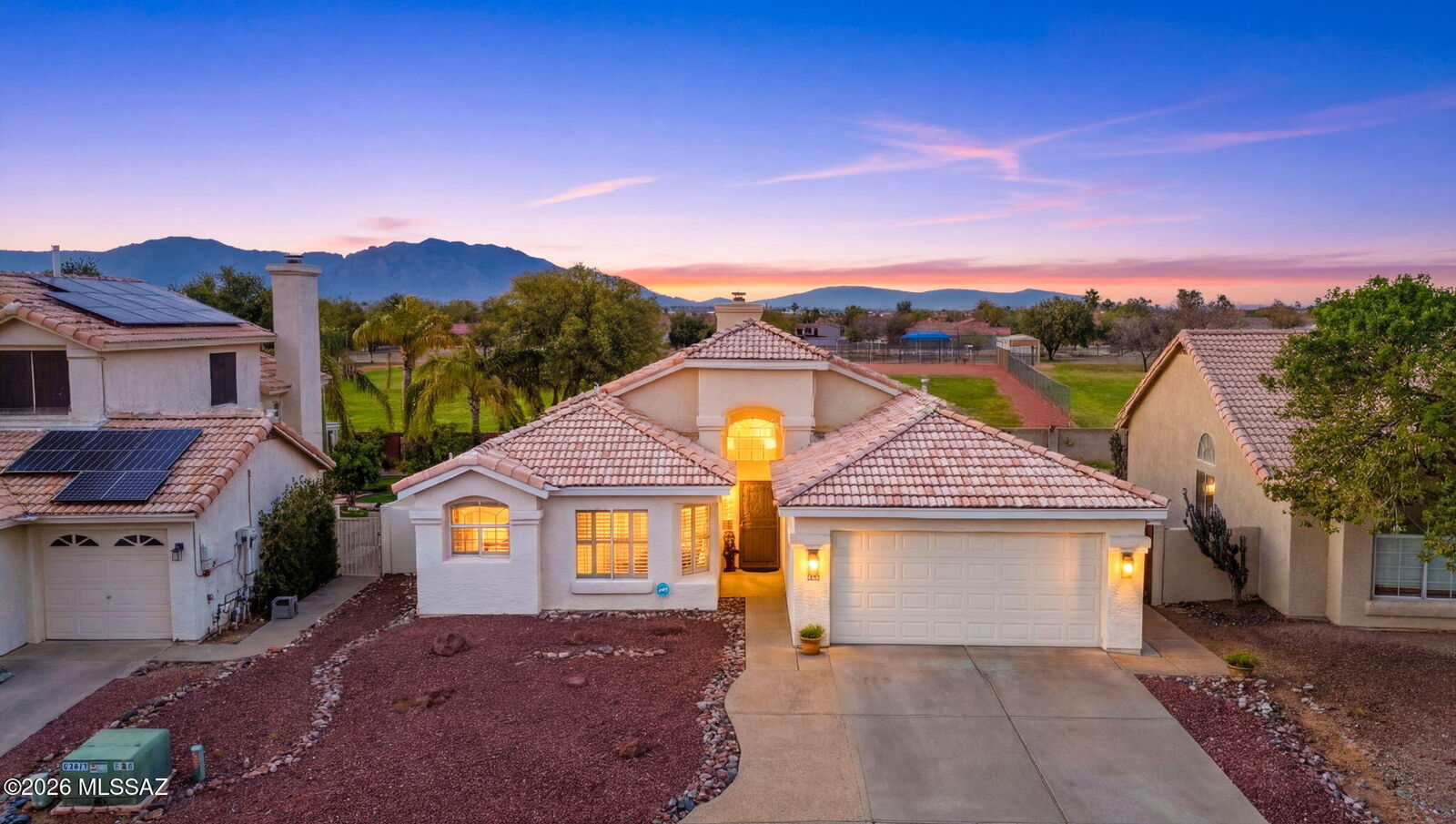 Property Photo:  8192 N Torrey Place  AZ 85743 