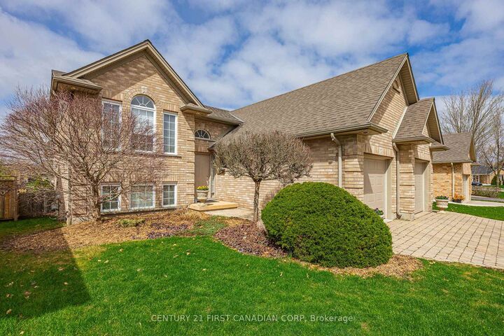 Photo de la propriété:  4 Oakwood Court  ON N4X 1B3 