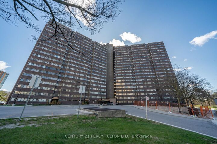 Property Photo:  11 Wincott Drive Ph 12  ON M9R 2R9 
