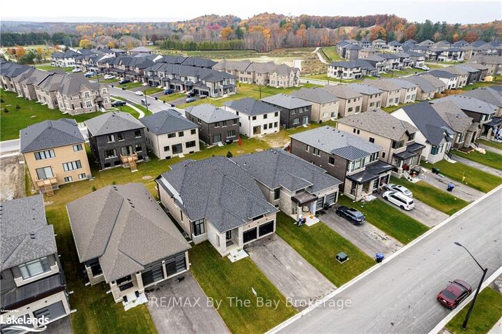 Property Photo: 3 Rosanne Circle ON L9Z 0N4