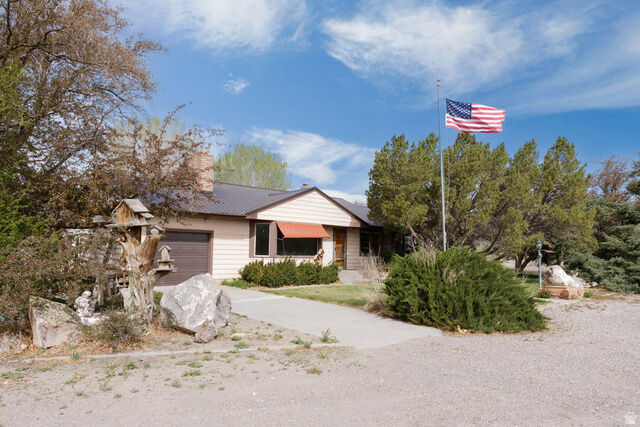 Property Photo:  210 S 100 W  UT 84723 