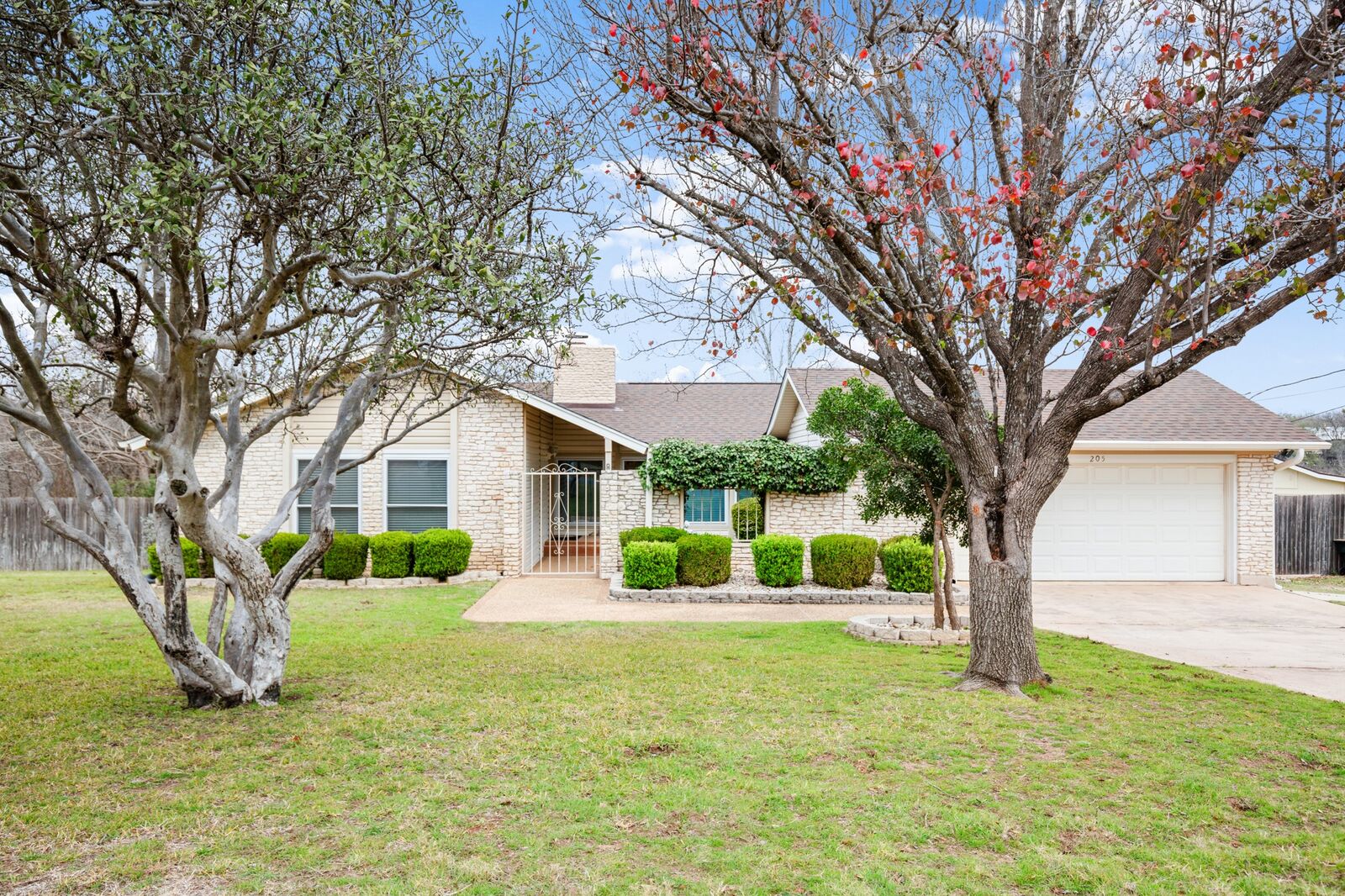 Property Photo:  205 Ridgecrest Road  TX 78628 