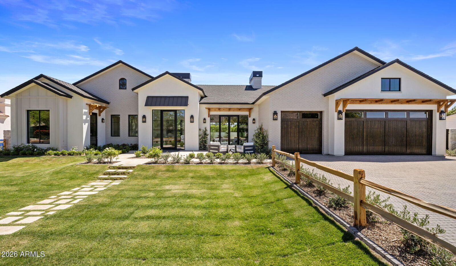 Property Photo:  5935 E Calle Tuberia --  AZ 85018 