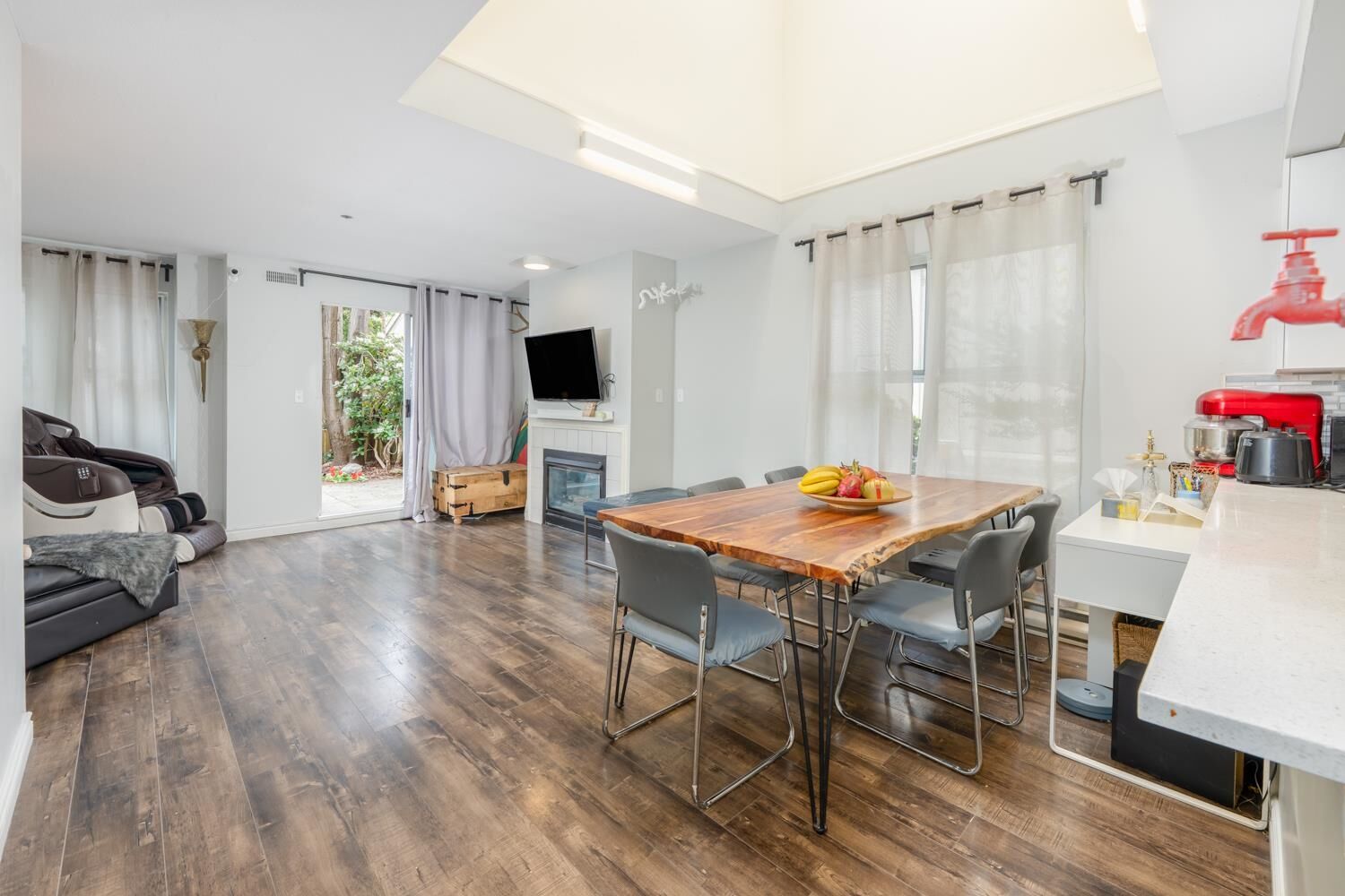 Property Photo: 3439 E 43rd Avenue D BC V5R 5X9