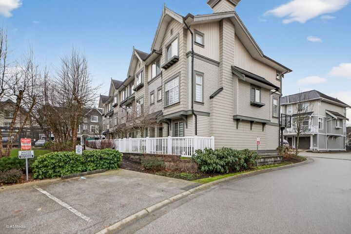 Property Photo: 31098 Westridge Place 56 BC V2T 0C2