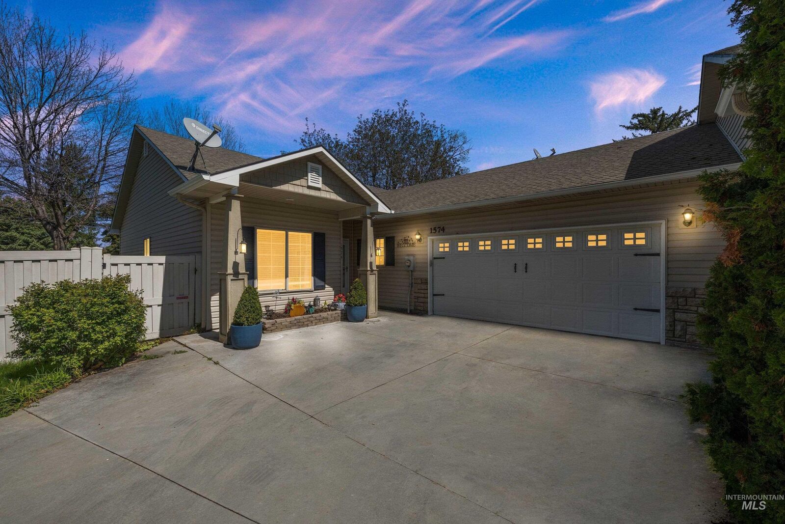Property Photo:  1574 N Wintertree Avenue  ID 83642 