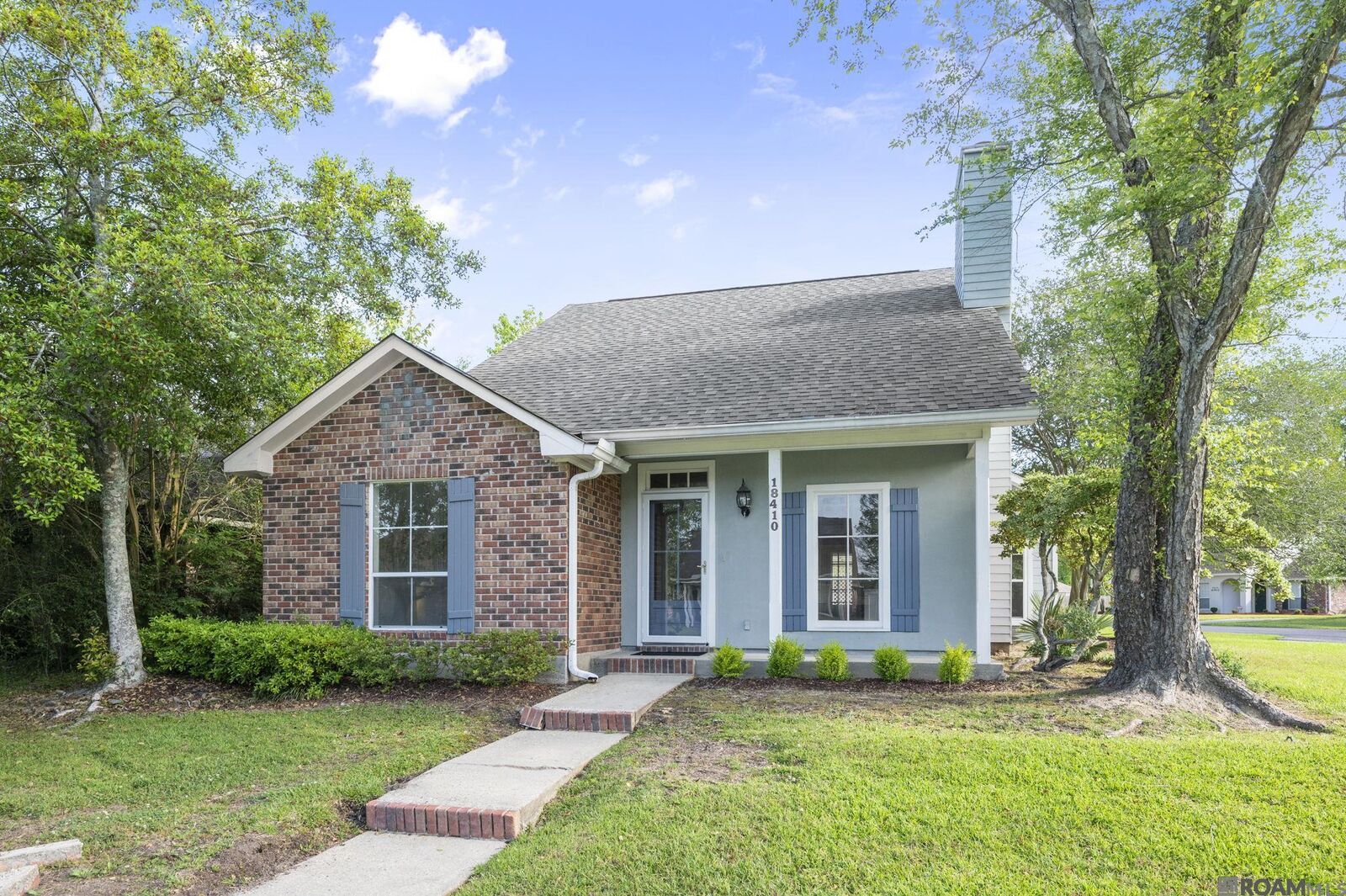 Property Photo:  18410 Lakefield Ave  LA 70817 