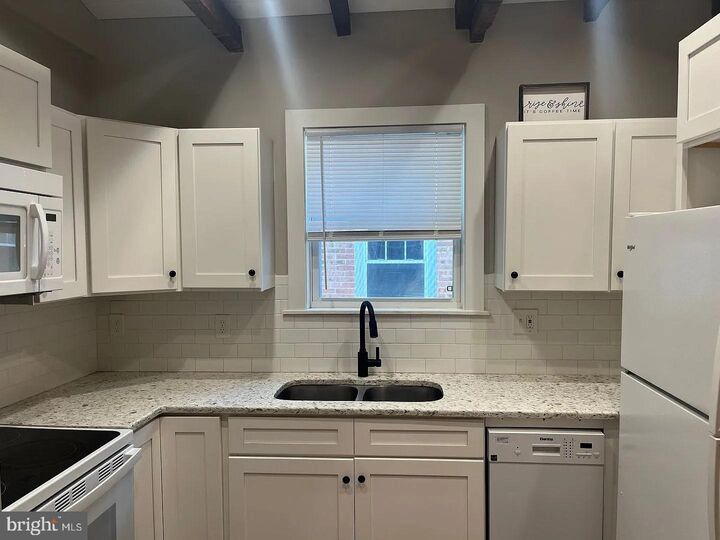 Property Photo:  18 W Liberty Street  PA 17603 