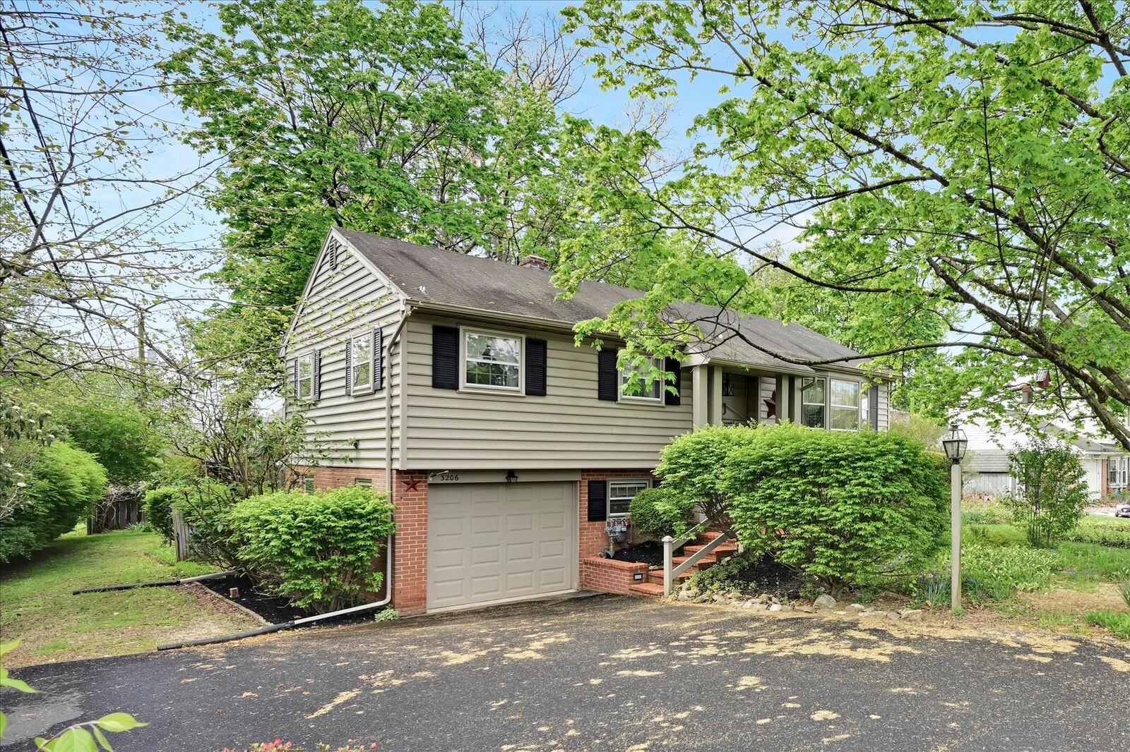 Property Photo:  3206 Nolt Road  PA 17601 