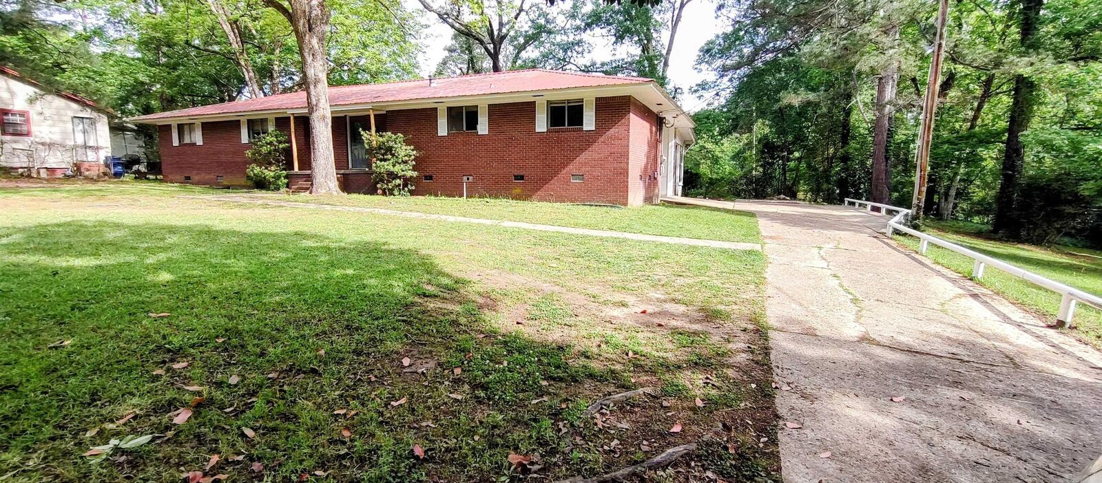 Property Photo:  516 Oxford  AR 71701 
