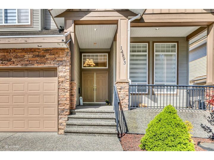 Photo de la propriété:  14893 67A Avenue  BC V3S 0P3 