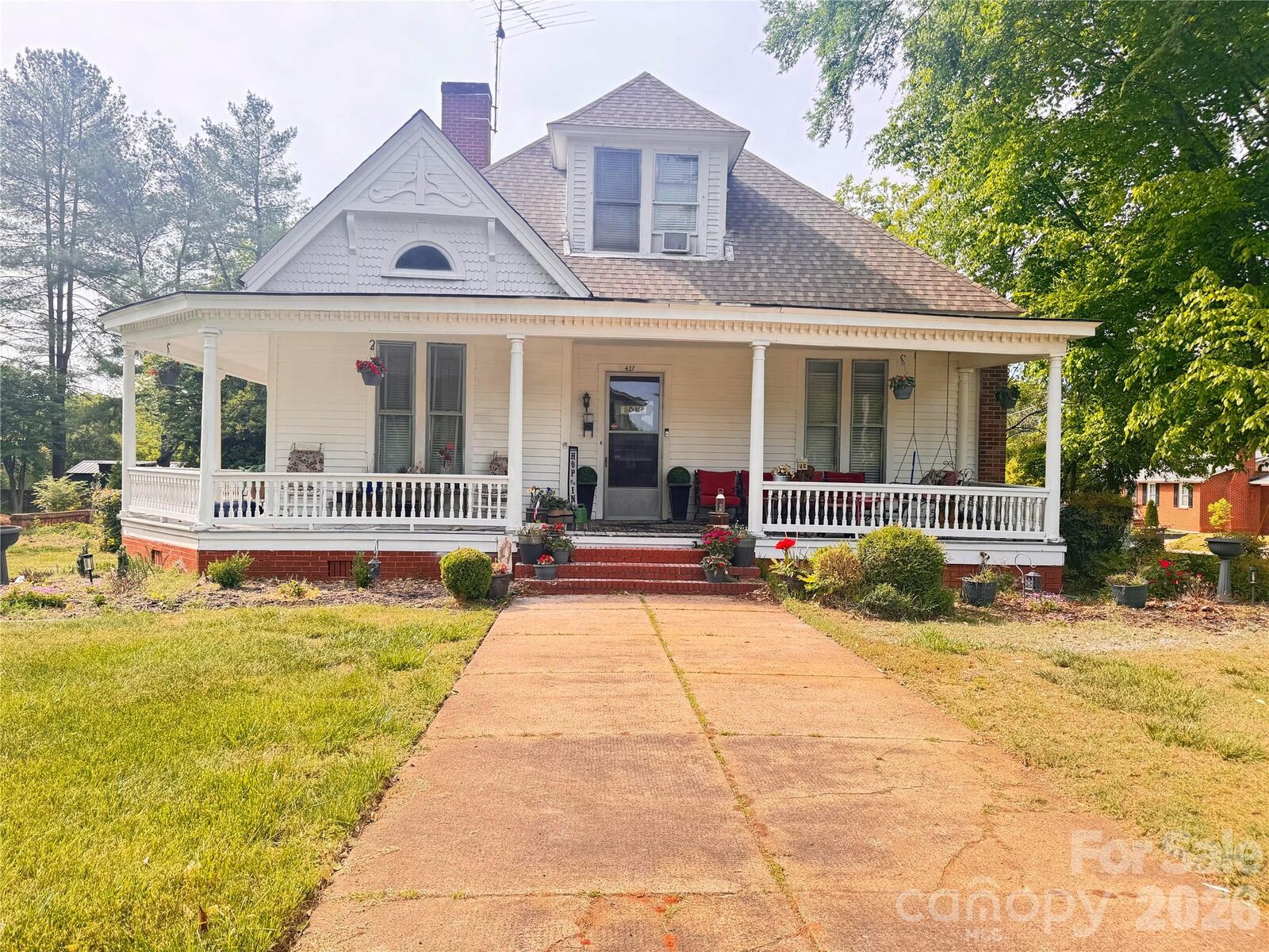 Property Photo:  427 Davie Avenue  NC 28677 