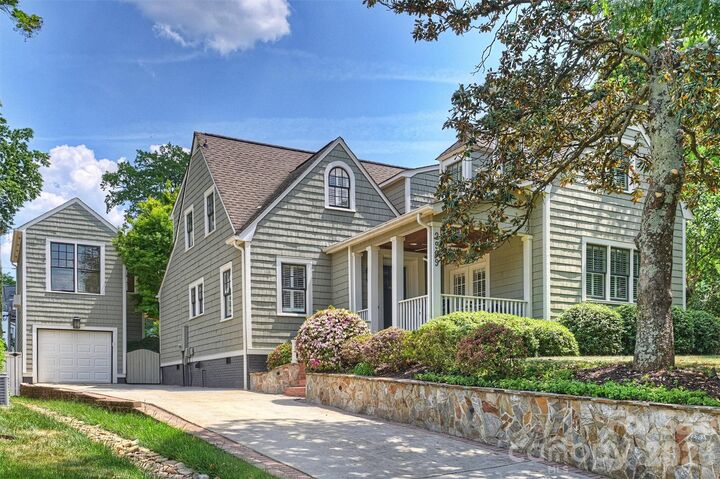 Property Photo:  2909 Chelsea Drive  NC 28209 