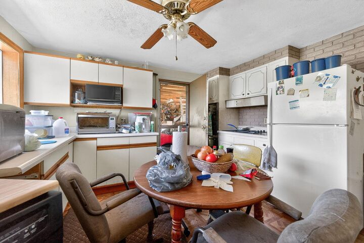 Property Photo:  3937 Lexmont S Road  OH 43228 