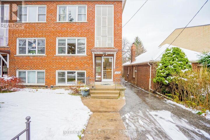 Property Photo:  295 Indian Grove East 1  ON M6P 2H6 