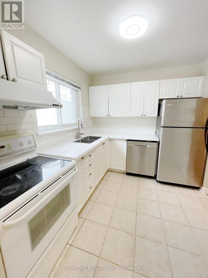 Property Photo:  53 Godstone Road 119  ON M2J 3C8 