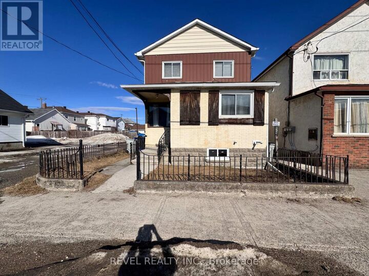 388 Pine Street South — photo 1