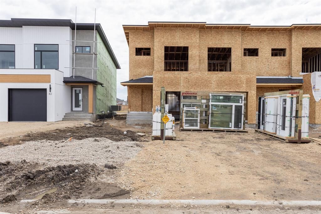 Property Photo:  84 Kootenay Way  MB R5G 2Y1 