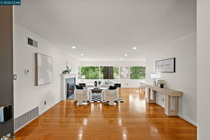 Property Photo:  13 La Plaza Dr  CA 94563 