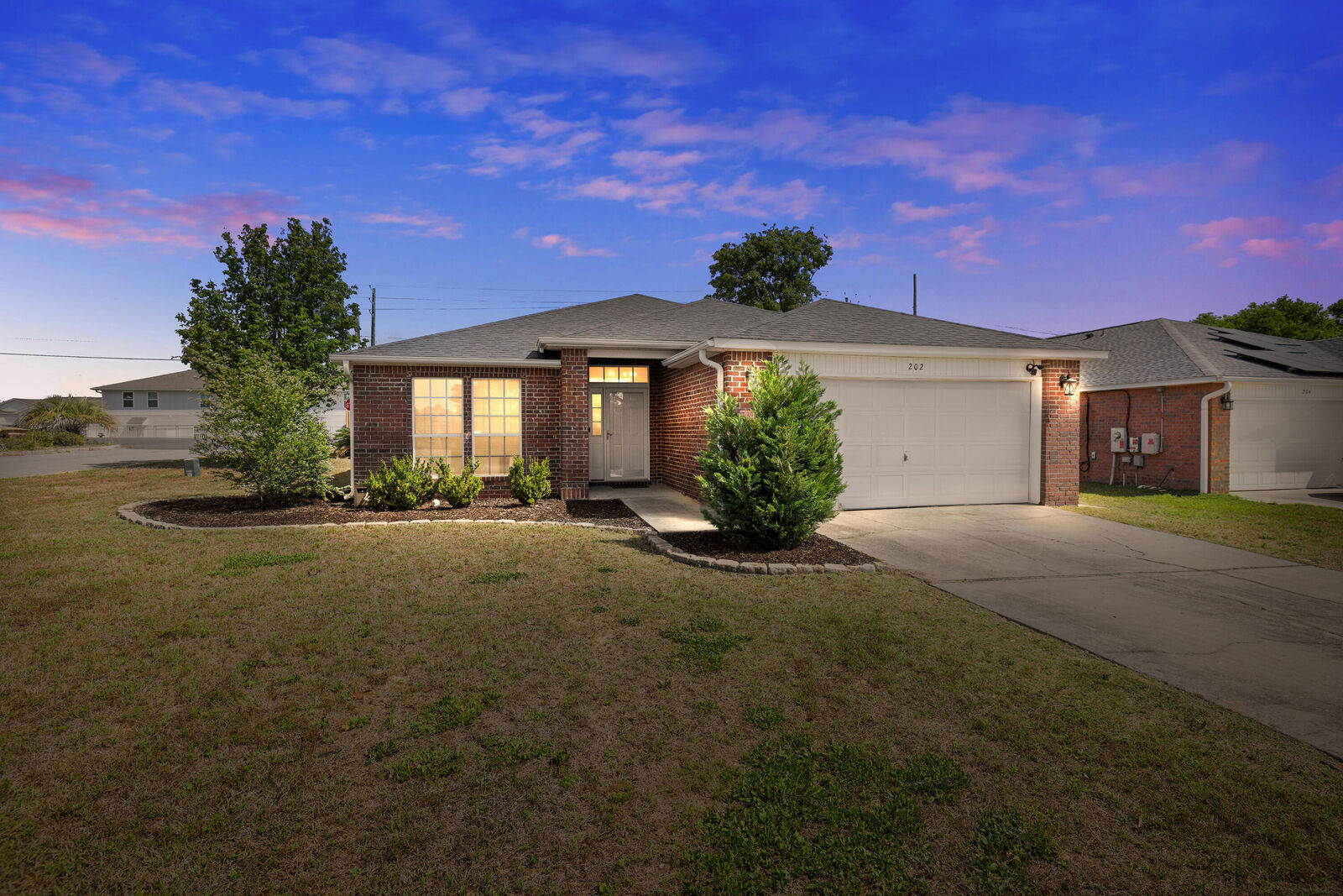 Property Photo:  202 Limestone Circle  FL 32539 